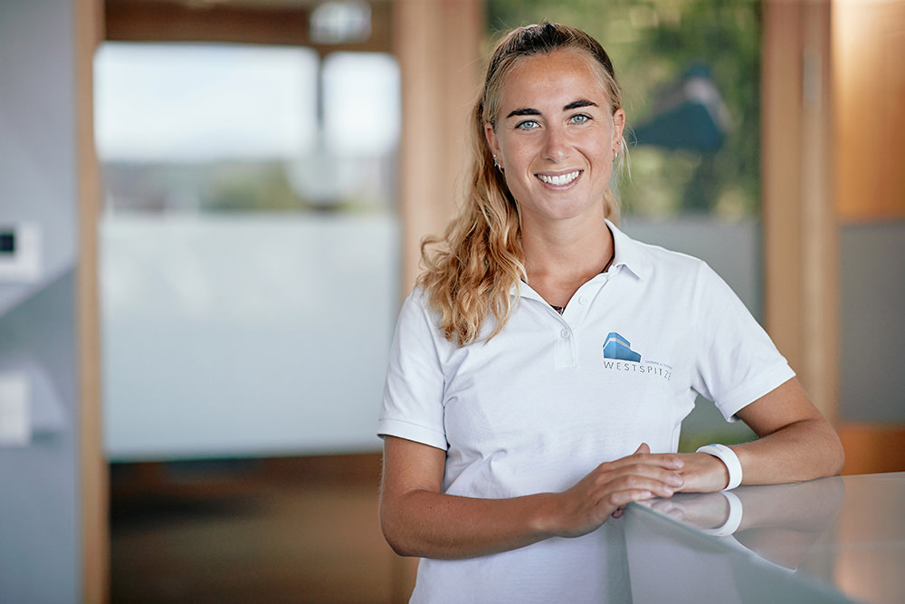 Physiotherapie und Training Tübingen - Portrait von Mira Zwiener